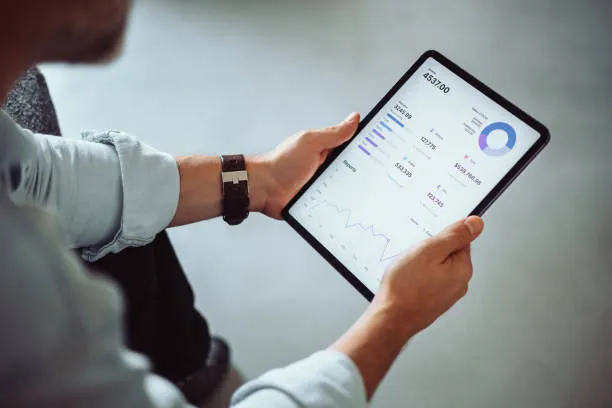 Leader Compensation in Life Sciences: A Practical Framework for Founders and Executives